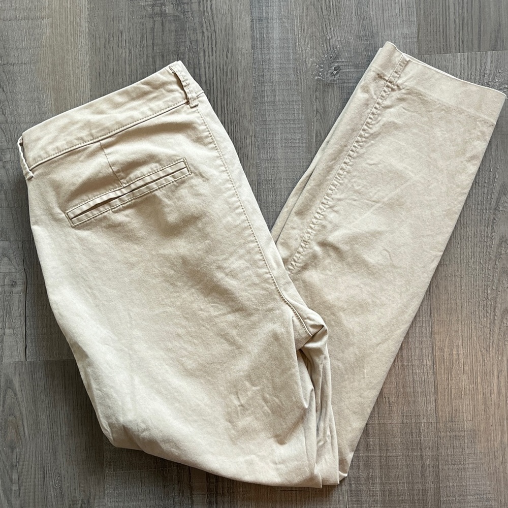 Old Navy Khaki Cropped Pixie Pants